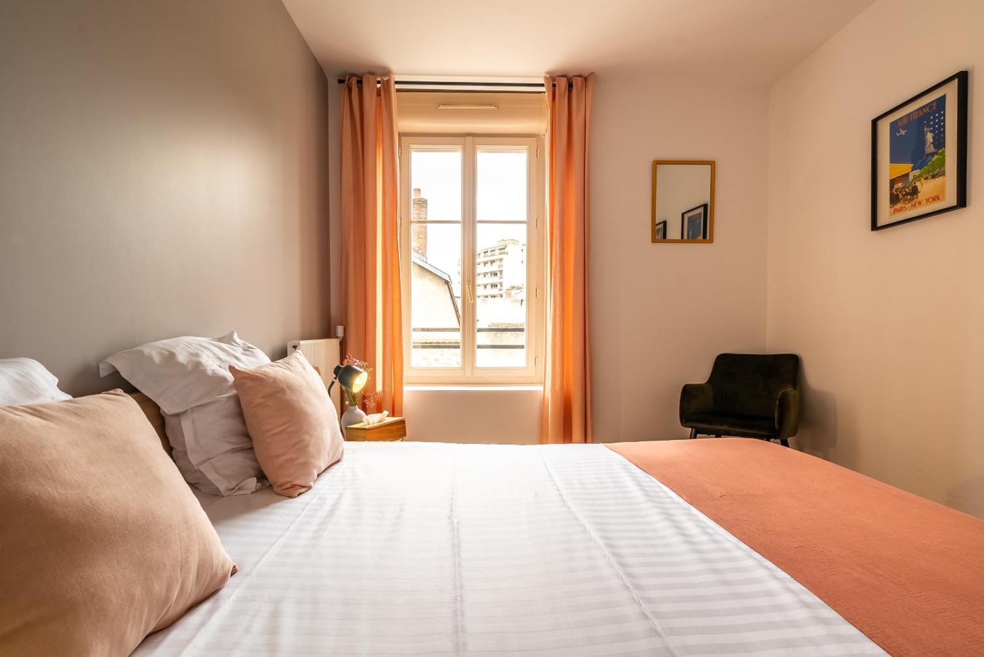 Mon Appart'Hotel - Gare De Limoges - Appartement Familial - Parking En Supp Екстер'єр фото